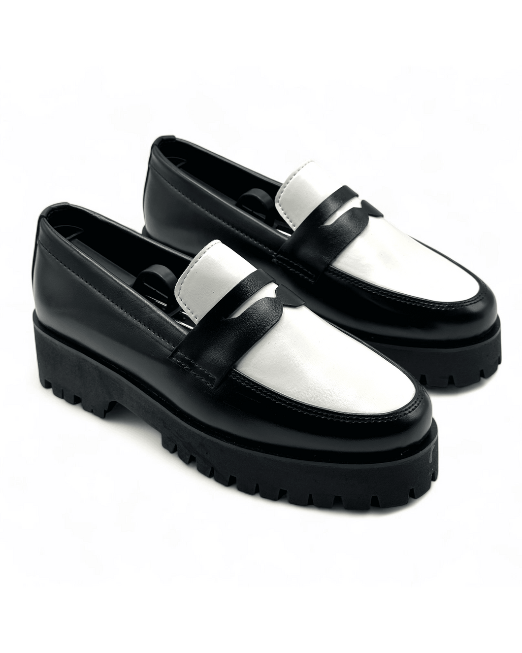 GOVERNORS WHITE & BLACK CHUNKY PENNY LOAFERS