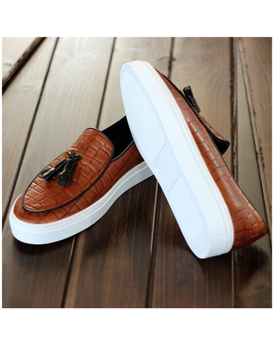 Governors Crocodile Sneakers With Dark Tassel - Brown