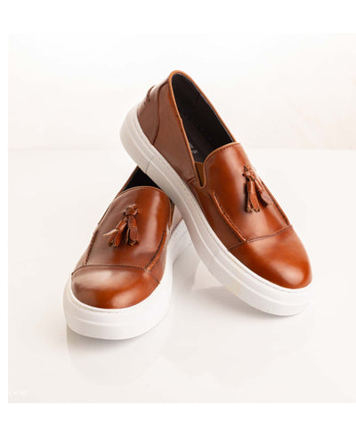 BROWN GOVERNORS STRAND LEATHER SNEAKERS WITH TASSEL DETAIL